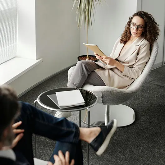 Gérant de commerce fidélisant ses clients avec Boutikio